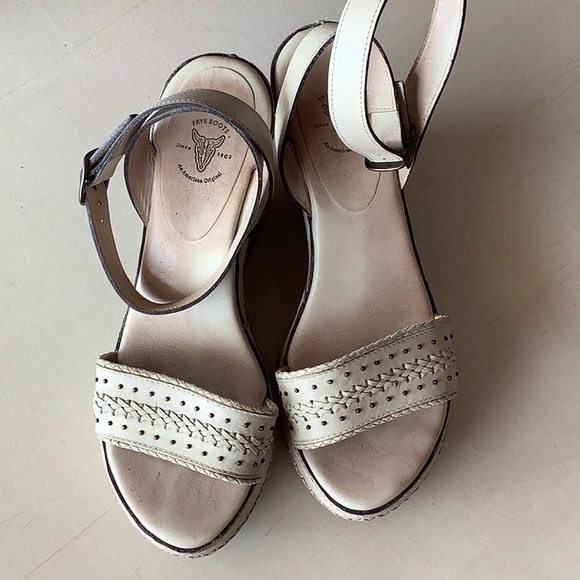 Stunning FRYE lattice weave wedges with studs, very good preloved condition, 7.5 - Picture 3 of 8